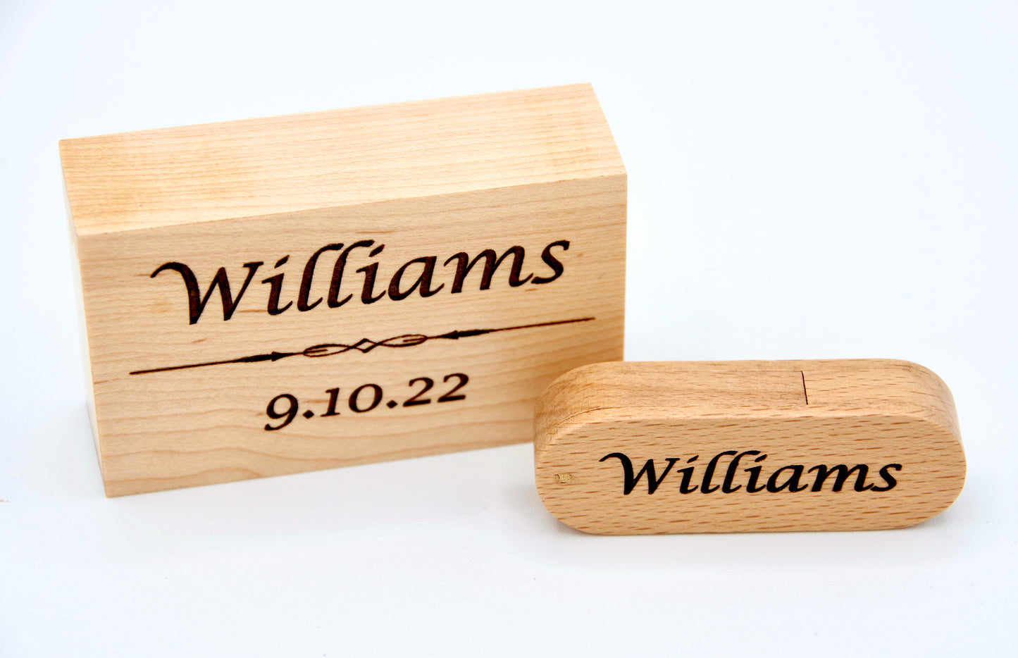 Custom Engraved wood USB drive & wood case with magnetic closure 32GB